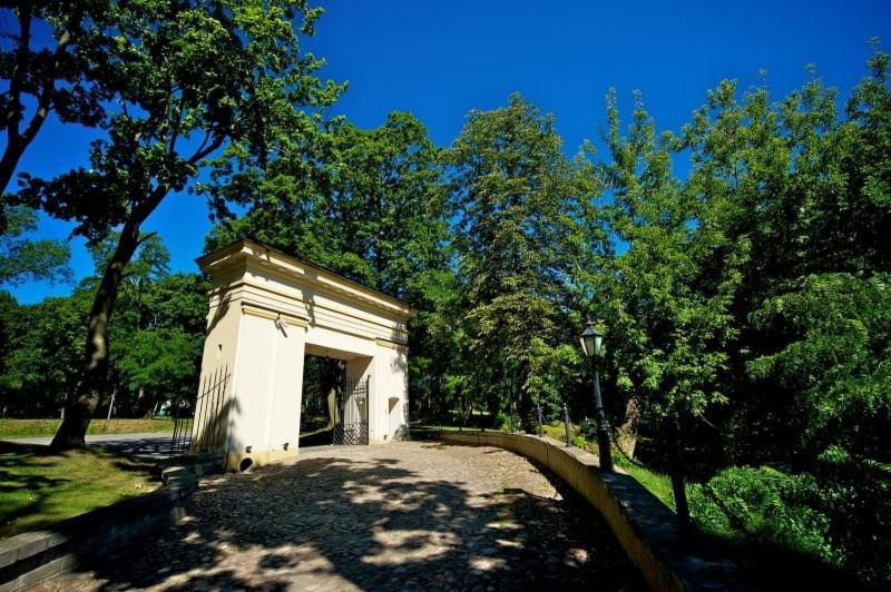 Palac W Malkowie Warta Exterior photo